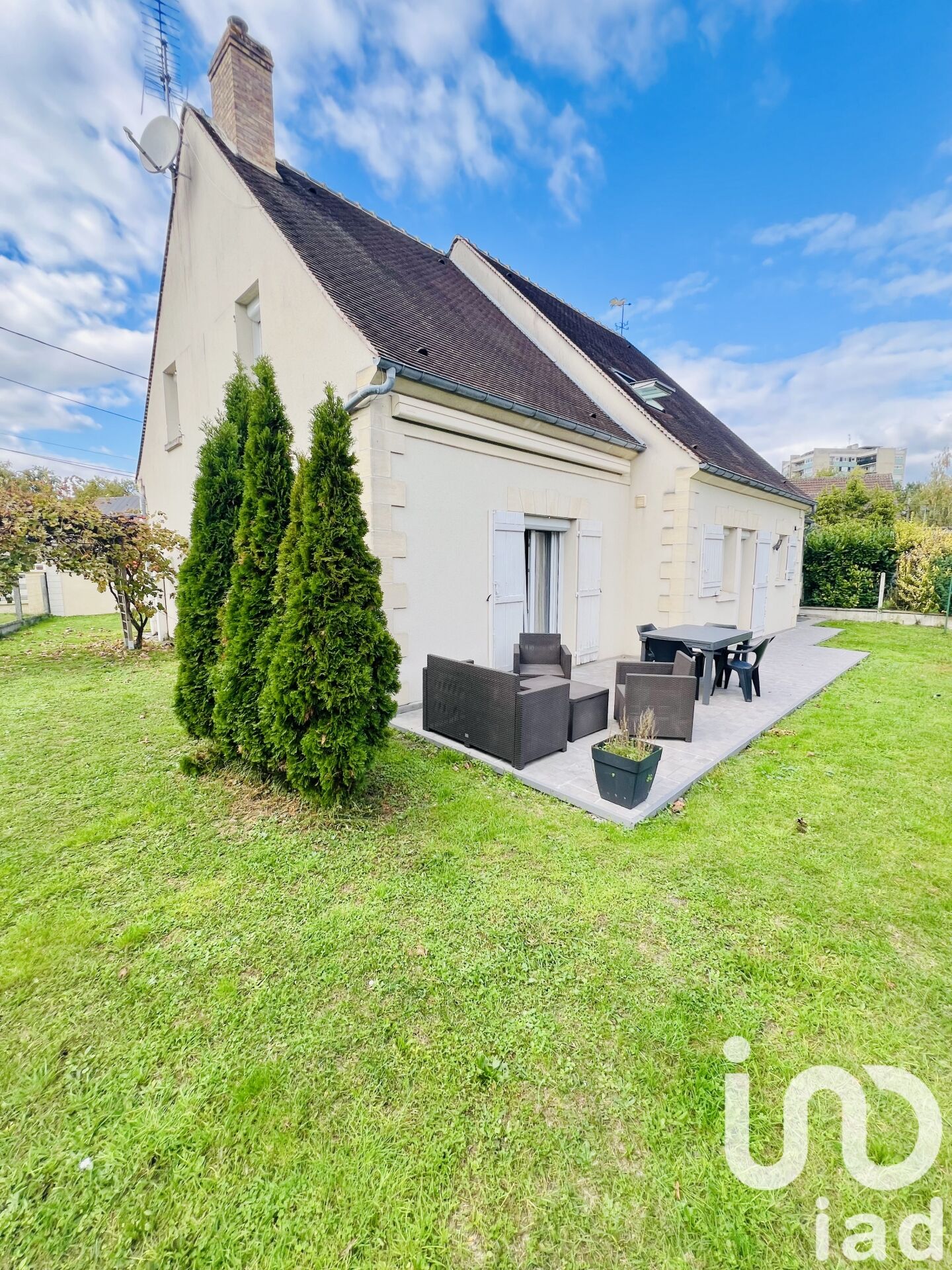 Nogent-Sur-Oise - 150m² - 6p. - 4ch.