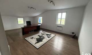 Bureau  176 m² à vendre à Saint-Germain-Laval (77130)