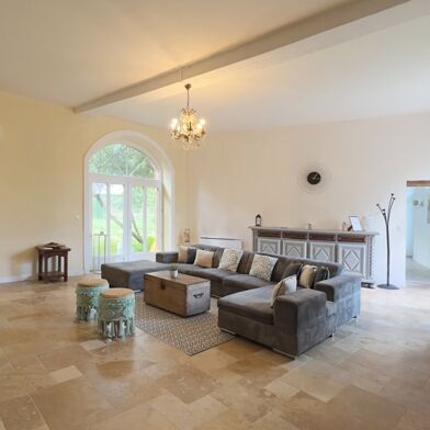 Maison 8 pièces 423300 €