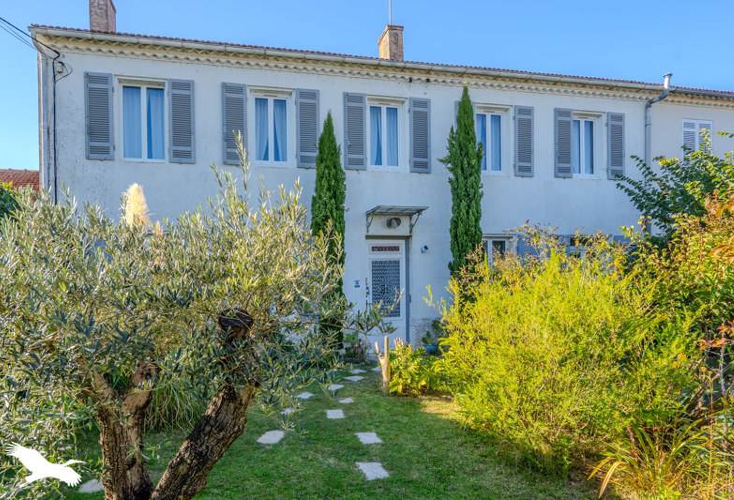 Maison en pierre de 7 pièces principales — photo 1