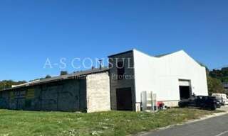 Local industriel  800 m² à louer à Le Pont-de-Beauvoisin (73330)