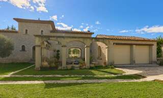 Maison 6 Pièces 255 m² à vendre à Saint-Michel-l'Observatoire (04870)