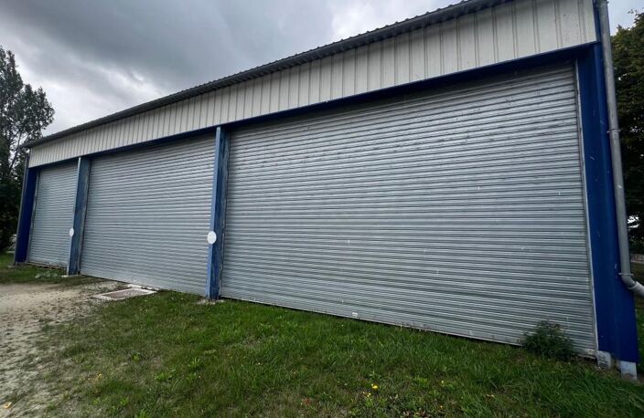 Bien Commercial À Vendre 370m2 SAINT-CIERS-DU-TAILLON — photo 3