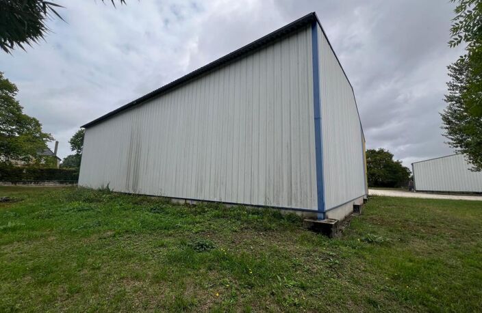 Bien Commercial À Vendre 370m2 SAINT-CIERS-DU-TAILLON — photo 4