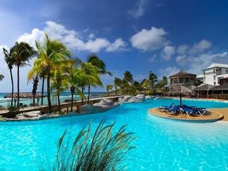 SAINT FRANCOIS (971) QUARTIER MANGANAO STUDIO MEUBLE DANS RESIDENCE AVEC PISCINE ET A 2 PAS DES PLAGES — photo 1
