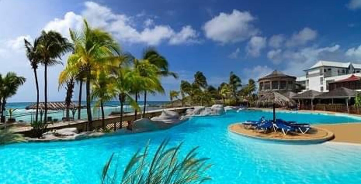 SAINT FRANCOIS (971) QUARTIER MANGANAO STUDIO MEUBLE DANS RESIDENCE AVEC PISCINE ET A 2 PAS DES PLAGES — photo 1