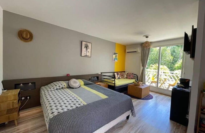 SAINT FRANCOIS (971) QUARTIER MANGANAO STUDIO MEUBLE DANS RESIDENCE AVEC PISCINE ET A 2 PAS DES PLAGES — photo 2