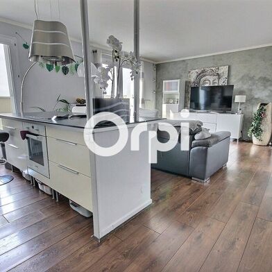 Appartement 3 pièces 215250 €