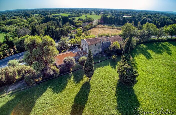 Bastide Ancien Moulin à SALON DE PROVENCE (13) 400 m² et plus de 4000m² de terrain — photo 4