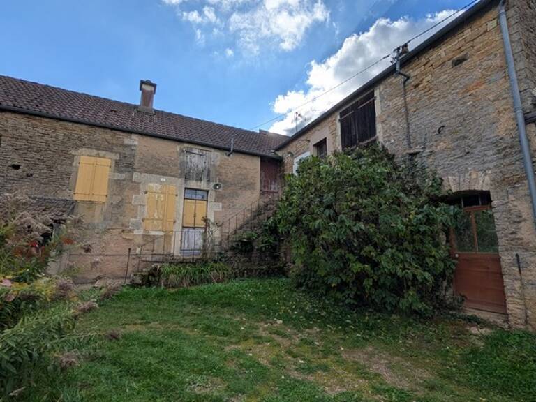 A vendre maison à rénover avec dépendances, garage et grange. SANTIGNY (89) — photo 1