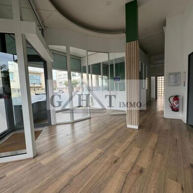 Commerce  415000 €