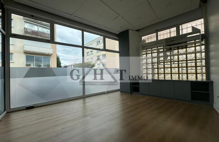 BOUTIQUE D'ANGLE 110M2 A VENDRE CRETEIL VILLAGE — photo 5