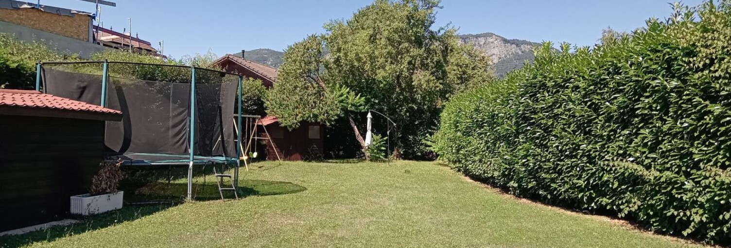 Terrain  430 m² à vendre à Saint-Pierre-en-Faucigny (74800)