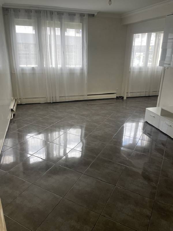 Location T4 76 m² à Chenôve 951 ¤ CC /mois