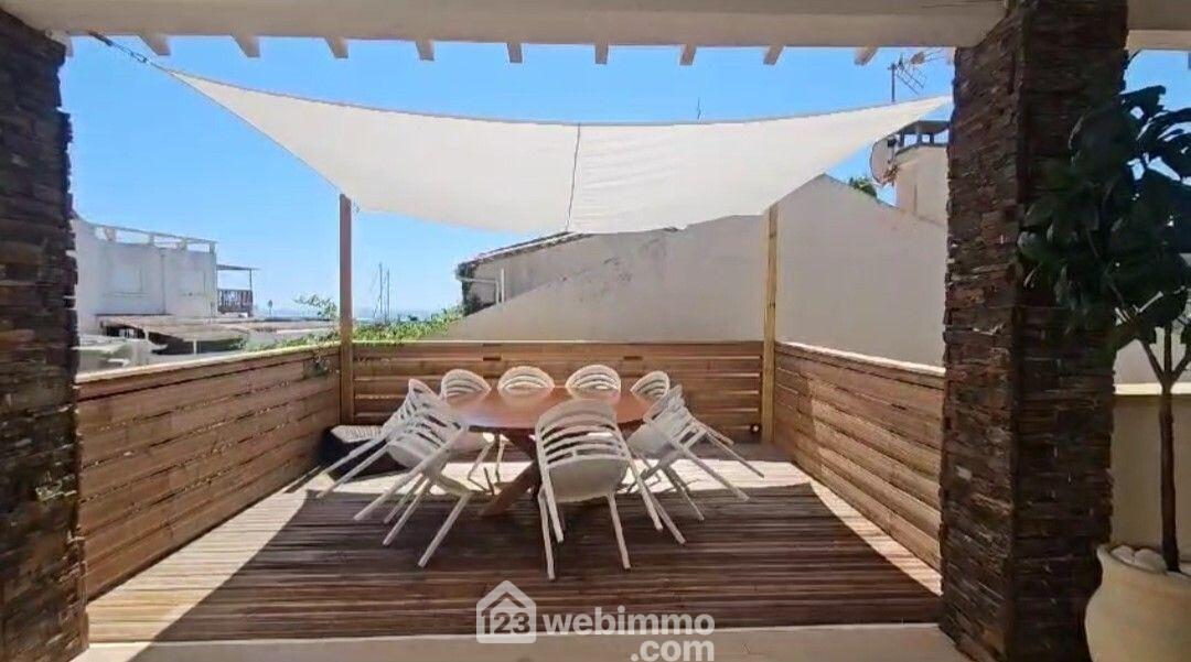 Photo Maison - 250m² - Saintes-Maries-de-la-Mer image 1/4