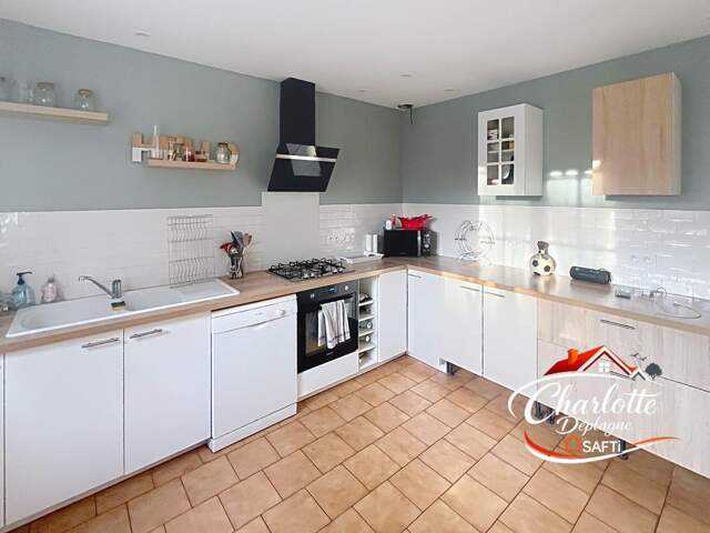 Maison sur sous-sol — photo du bien