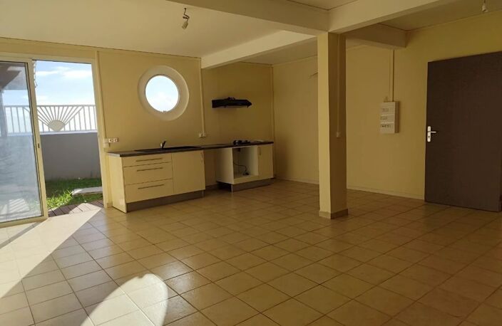 T2 VUE MER AVEC CARBET  ET SON JARDIN PRIVATIF — photo 4