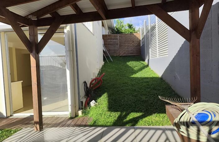 T2 VUE MER AVEC CARBET  ET SON JARDIN PRIVATIF — photo 5