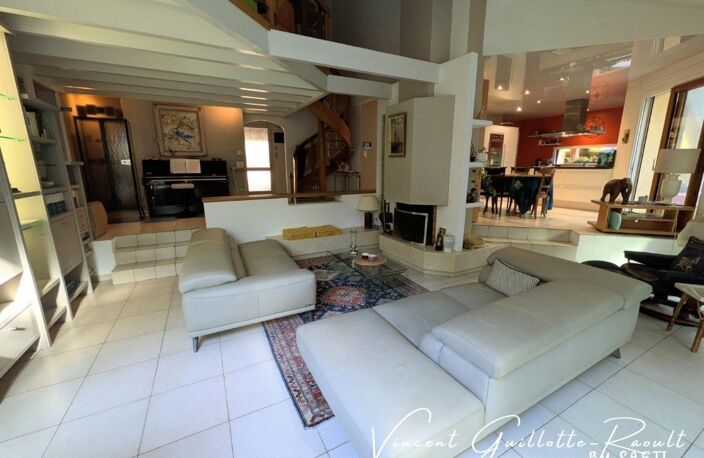 Maison d'architecte 6 pièces sur terrain de 2 203 m² — photo 2
