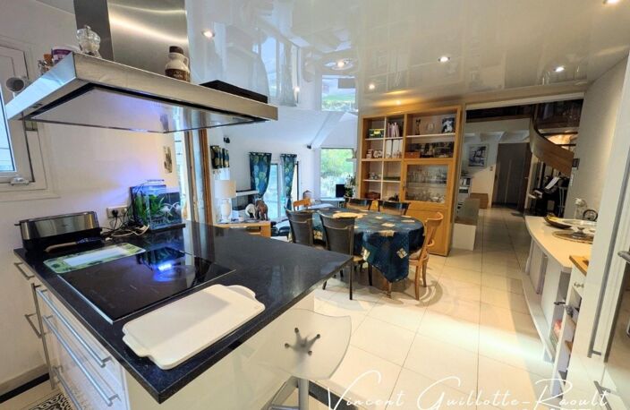 Maison d'architecte 6 pièces sur terrain de 2 203 m² — photo 4