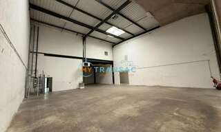 Local industriel  231 m² à louer à Saint-Denis (93200)