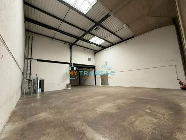 ST-DENIS A LOUER Local d'activité de 231m² — photo du bien