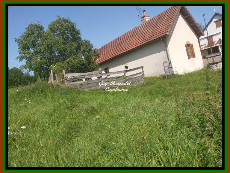 PROPRIETE A VENDRE FAITE D'UNE MAISON, D'UNE GRANGE, D'UN GRAND TERRAIN — photo 1