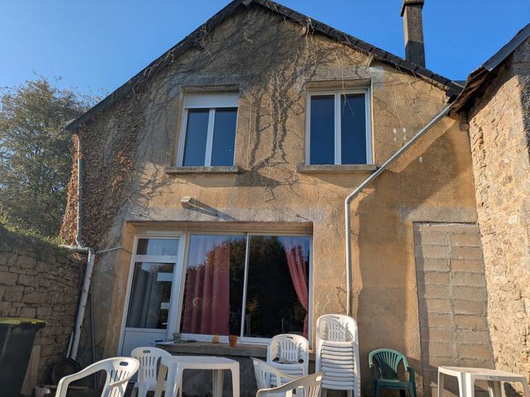GUEMENE SUR SCORFF IMMEUBLE DE 239M² ENVIRON COMPOSÉ DE DEUX APPARTEMENTS ET UNE SURFACE COMMERCIALE PARCELLE DE 533m² — photo 1