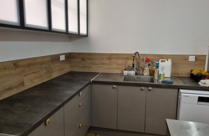 GUEMENE SUR SCORFF IMMEUBLE DE 239M² ENVIRON COMPOSÉ DE DEUX APPARTEMENTS ET UNE SURFACE COMMERCIALE PARCELLE DE 533m² — photo 4