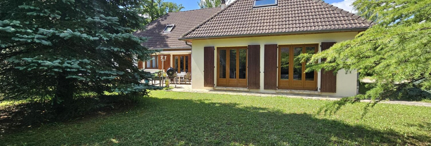 Maison 8 Pièces 250 m² à vendre à Courtenay (45320)