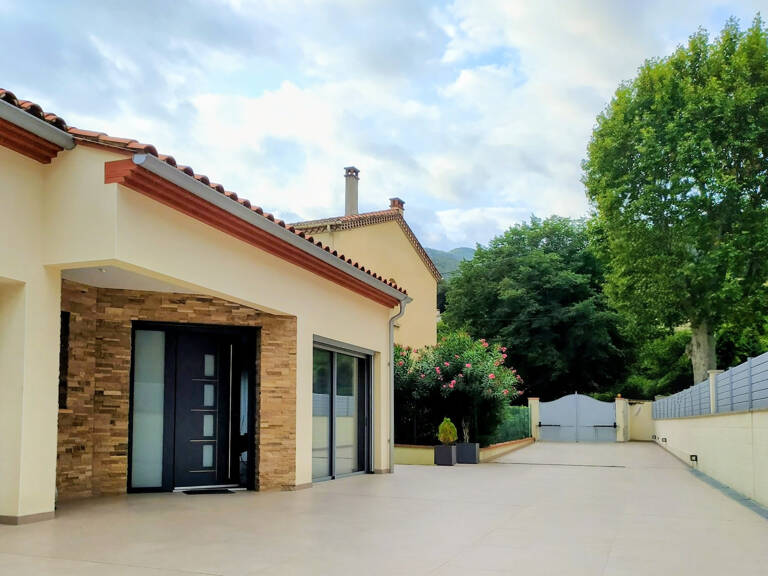 Villa d'architecte très récente état Neuf 137m2, 3 chambres. CERET (66). — photo 1