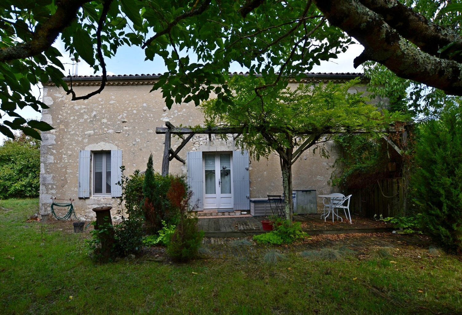 Ancienne grange en pierre rénovée — photo 1