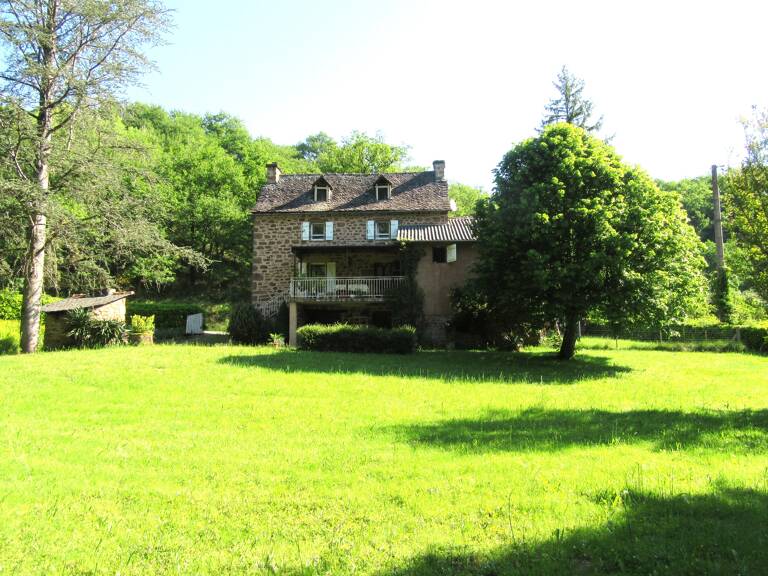 EXCLUSIVITE PRUINES - Belle maison en pierre avec appartement attenant, le tout sur un très beau terrain de 2903 m²  — photo 1