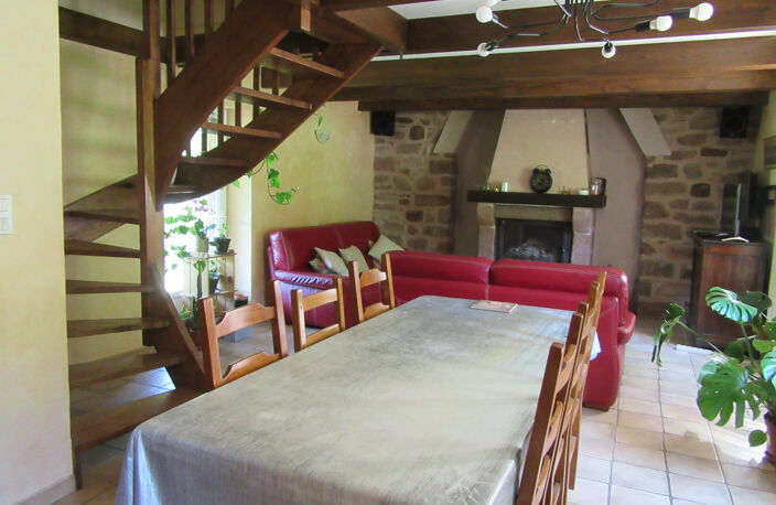 EXCLUSIVITE PRUINES - Belle maison en pierre avec appartement attenant, le tout sur un très beau terrain de 2903 m²  — photo 4