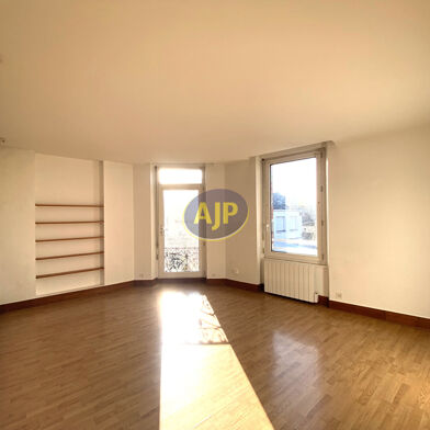 Appartement 4 pièces 560 €