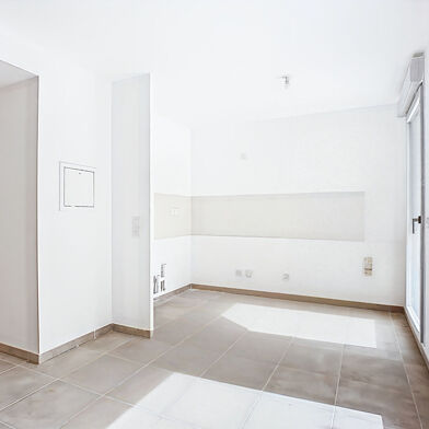 Appartement 4 pièces 1325 €