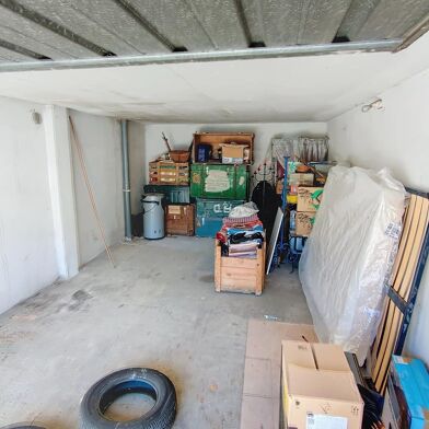 Garage  33500 €