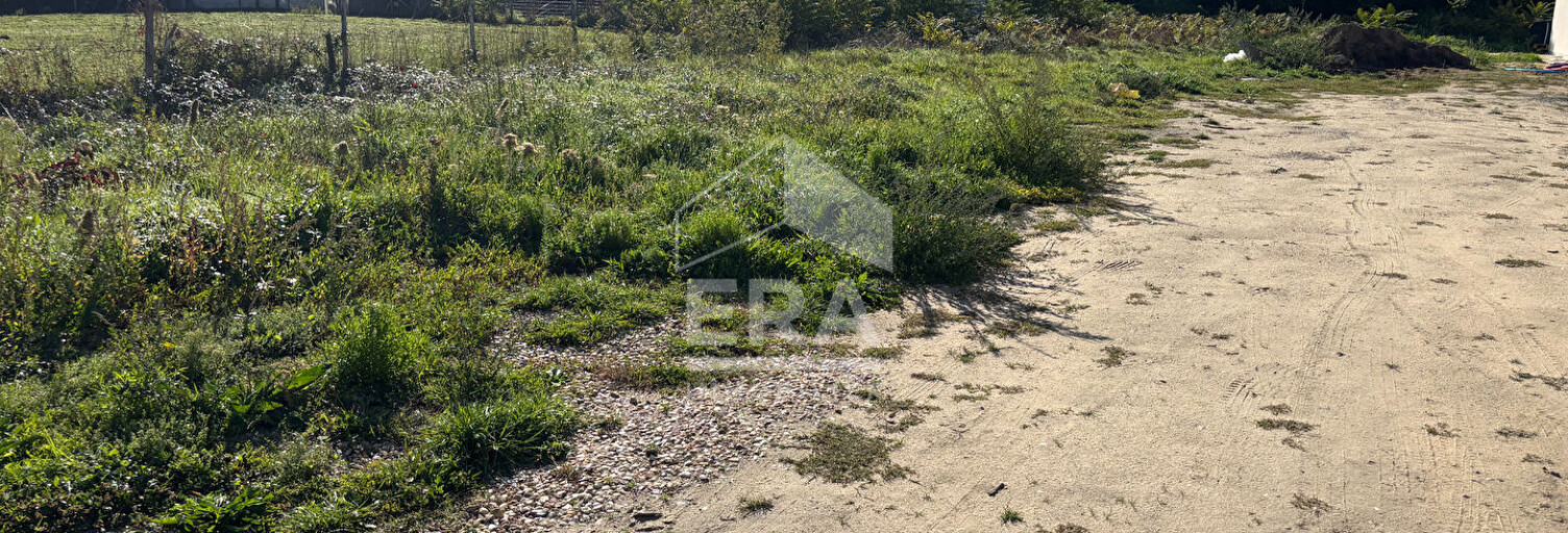 Terrain  971 m² à vendre à Saint-Savin (33920)