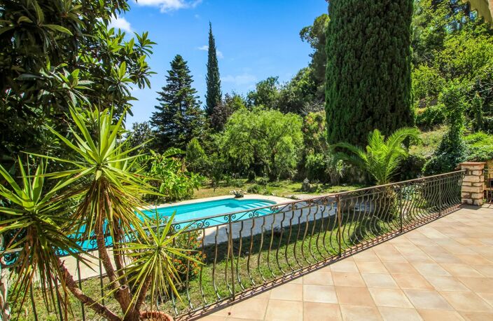 Cagnes Sur Mer - Magnifique Villa à rénover — photo 2