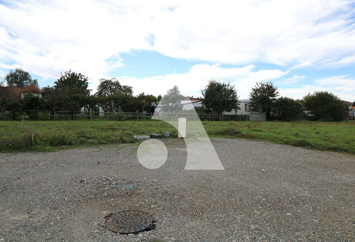 Terrain Borderes Sur L'echez 688 m2 — photo 1
