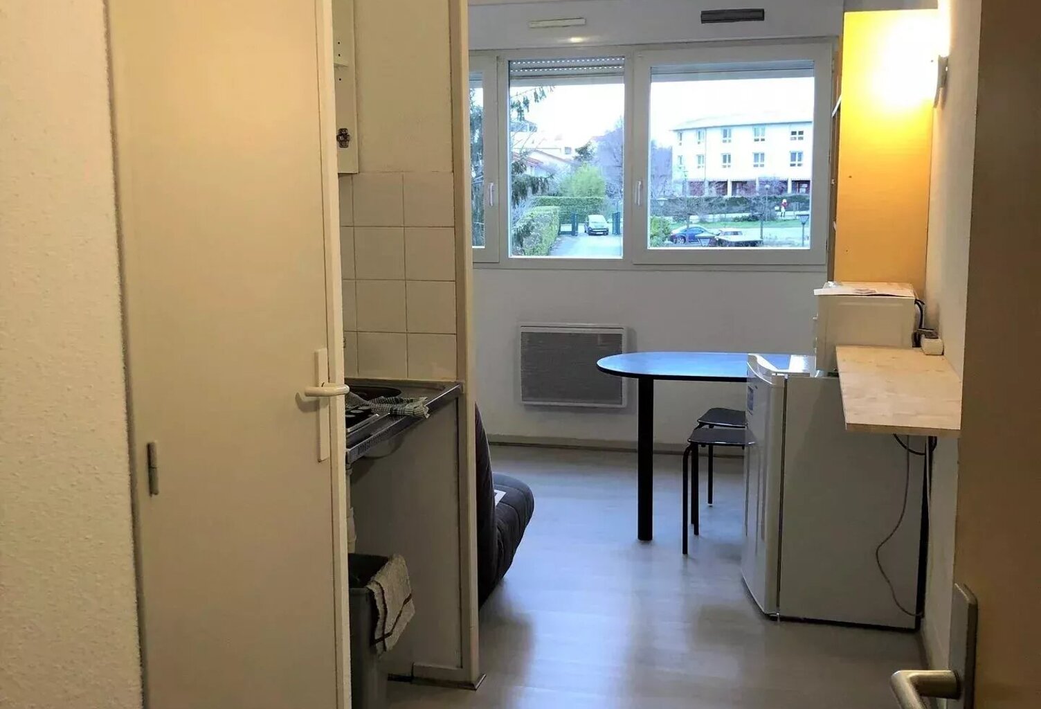 Studio 24,20 m² vendu loué - Secteur BRON CENTRE — photo 1