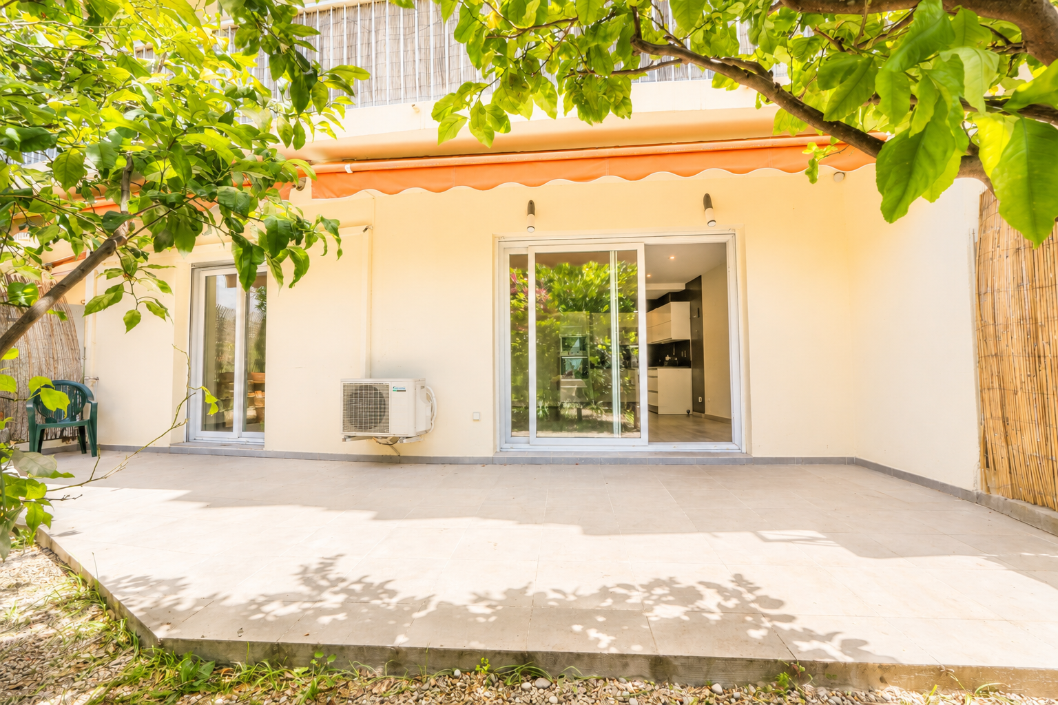 2 Pièces Jardin/Terrasse & parking - St Laurent du Var