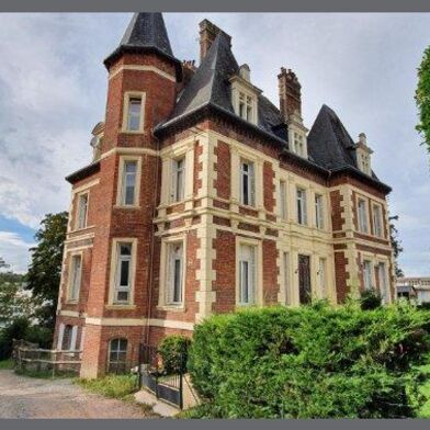 Appartement 7 pièces 299900 €