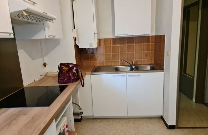 Location appartement 1 pièce 37 m² à Perpignan (66000) — photo 3