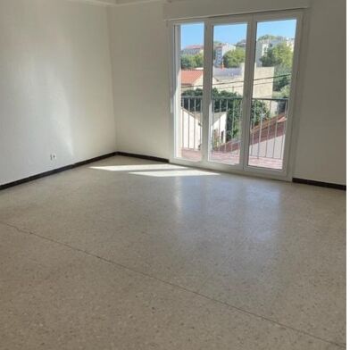 Appartement 3 pièces 573 €