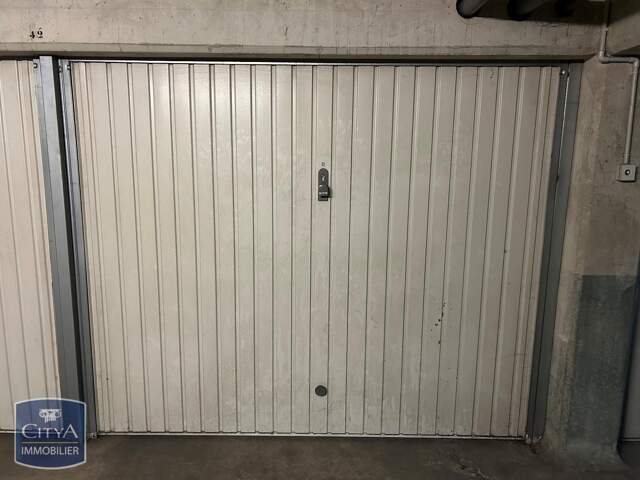 Garage à Tours — photo du bien