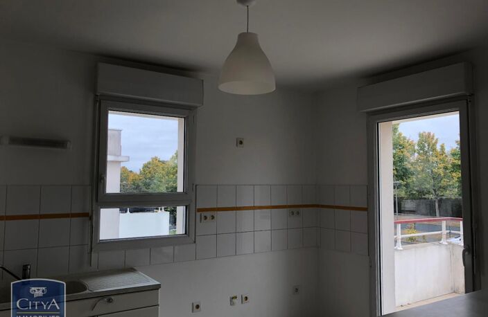 Location appartement 3 pièces 72 m² à Saint-Avertin (37550) — photo 2