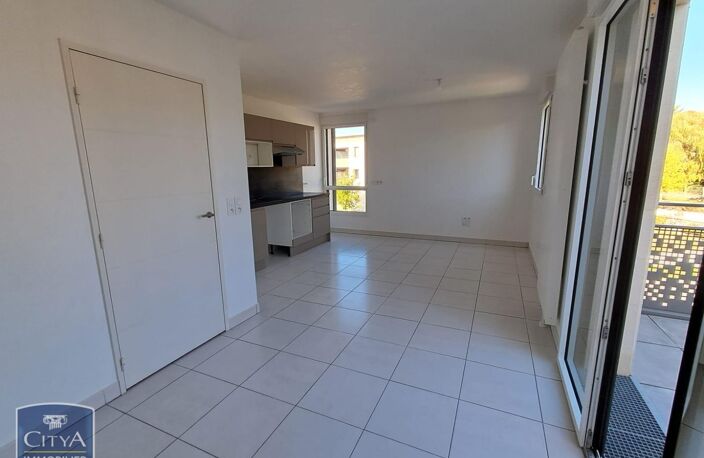 Location appartement 3 pièces 59 m² à Saint-Cyr-sur-Loire (37540) — photo 2