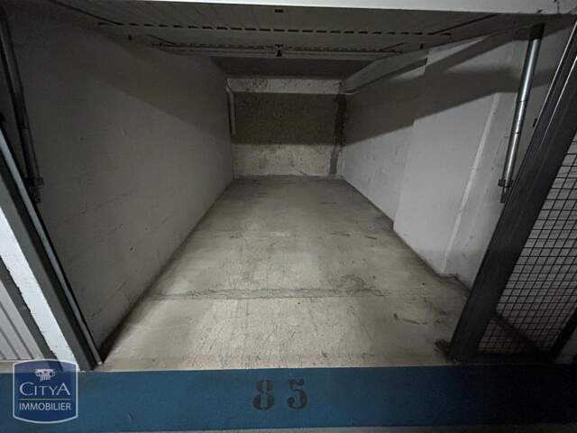 Garage à Tours — photo du bien