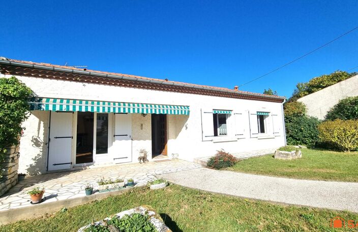 3 maisons: Ensemble immobilier au calme en plein centre. — photo 2